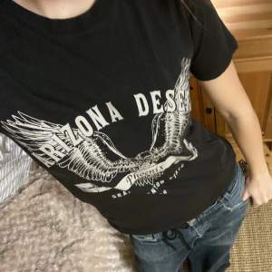 Gina tricot T-shirt i xs🐚. 3för2 på allt i min profil! 