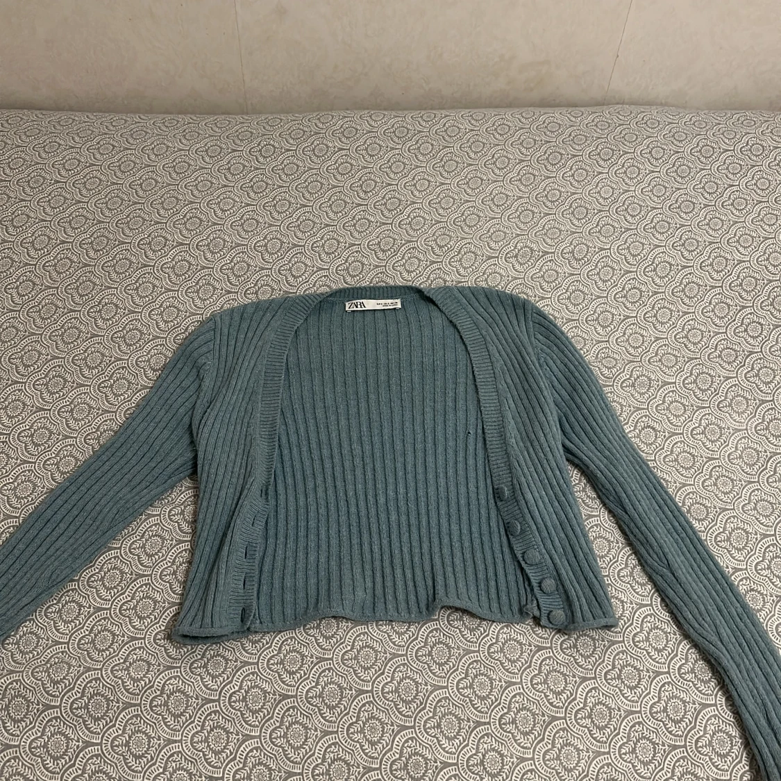 Blå cardigan med matchande topp