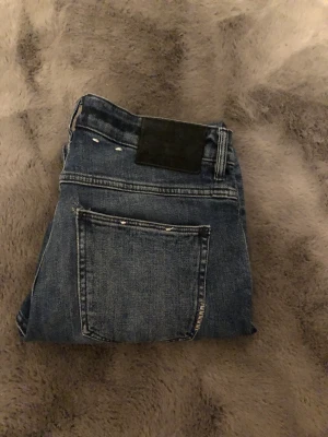 Meuw Byxor - väldigt fina NEUW brallor (Lou slim), Storlek W30 L32. Använda ett par gånger