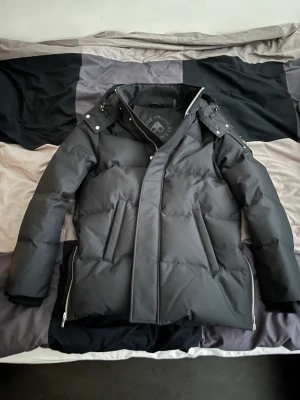 Moose knuckles  - Jacka i fint skick använd några få gånger .