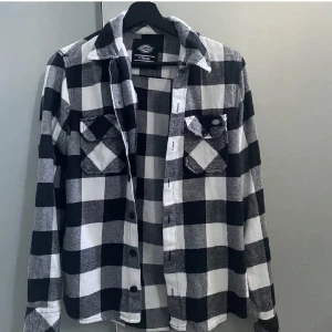 Flanellskjorta  - Flanellskjorta från Dickies i fint skick