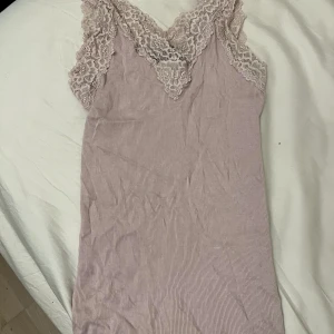 Rosemund linne - Helt oanvänt. Bara legat i garderoben. 