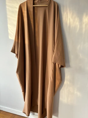 Snygg abaya  - Jätte fin abaya knappt använt i jätte bra skick. 