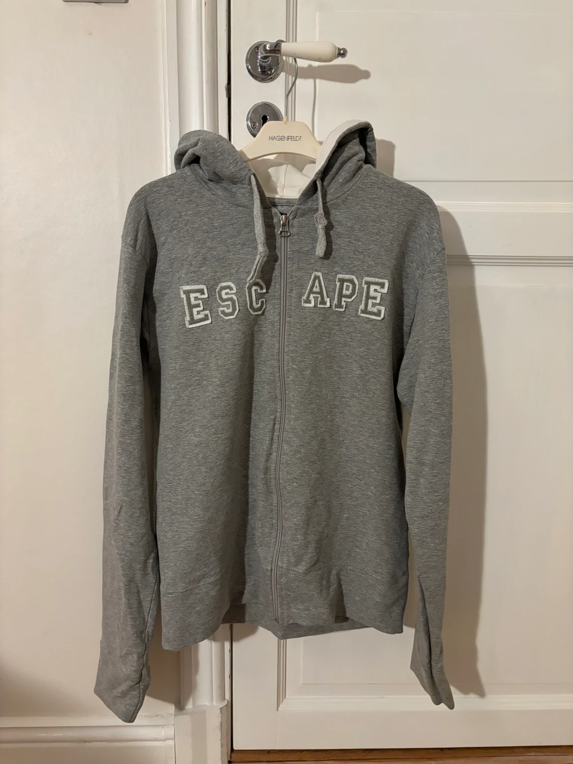Grå zip up hoodie