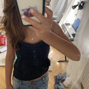 Blus - Assnygg blus perfekt till sommaren💗💗