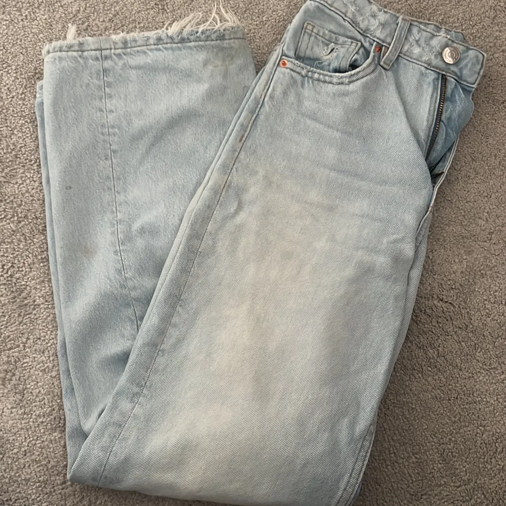 Tvättas innan jeansen postas! Frakten ingår i köpet!. Jeans & Byxor.