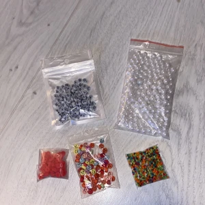Pärlpack  - Detta packet med 5 olika sorters pärlor är nu tillsall (EJ FRI FRAKT) 