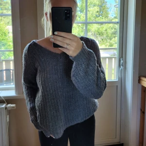Stockad tröja - Jättefin tunnare stickad tröja, använd ett fåtal gånger