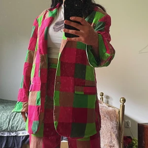 Mönstrad kavaj Monki  - Kavaj från Monki i storlek S. Använd vid tre tillfällen. Del av set. :) Nypris: 500 kronor 