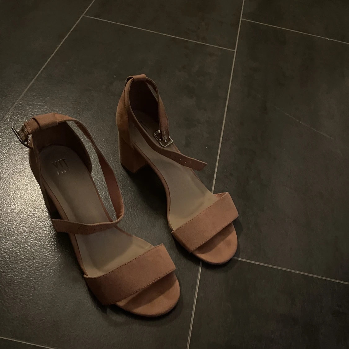 Somriga sandaler  - 90