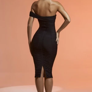 Oh Polly klänning - Använd 1 gång Storlek 10 = small Tjockt och bra kvalitet  Nypris: 622kr