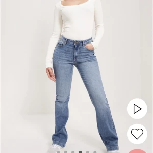 Bootcut jeans - Sköna bootcut med stretch, använda 1-2 gånger. W33/L32
