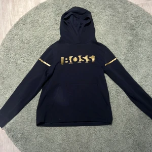 Hugo boss hoodie - Använd 2-4 gånger, nyskick.