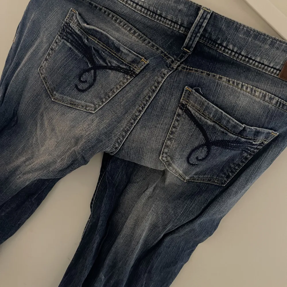 Trendiga trekvart jeans . Jeans & Byxor.