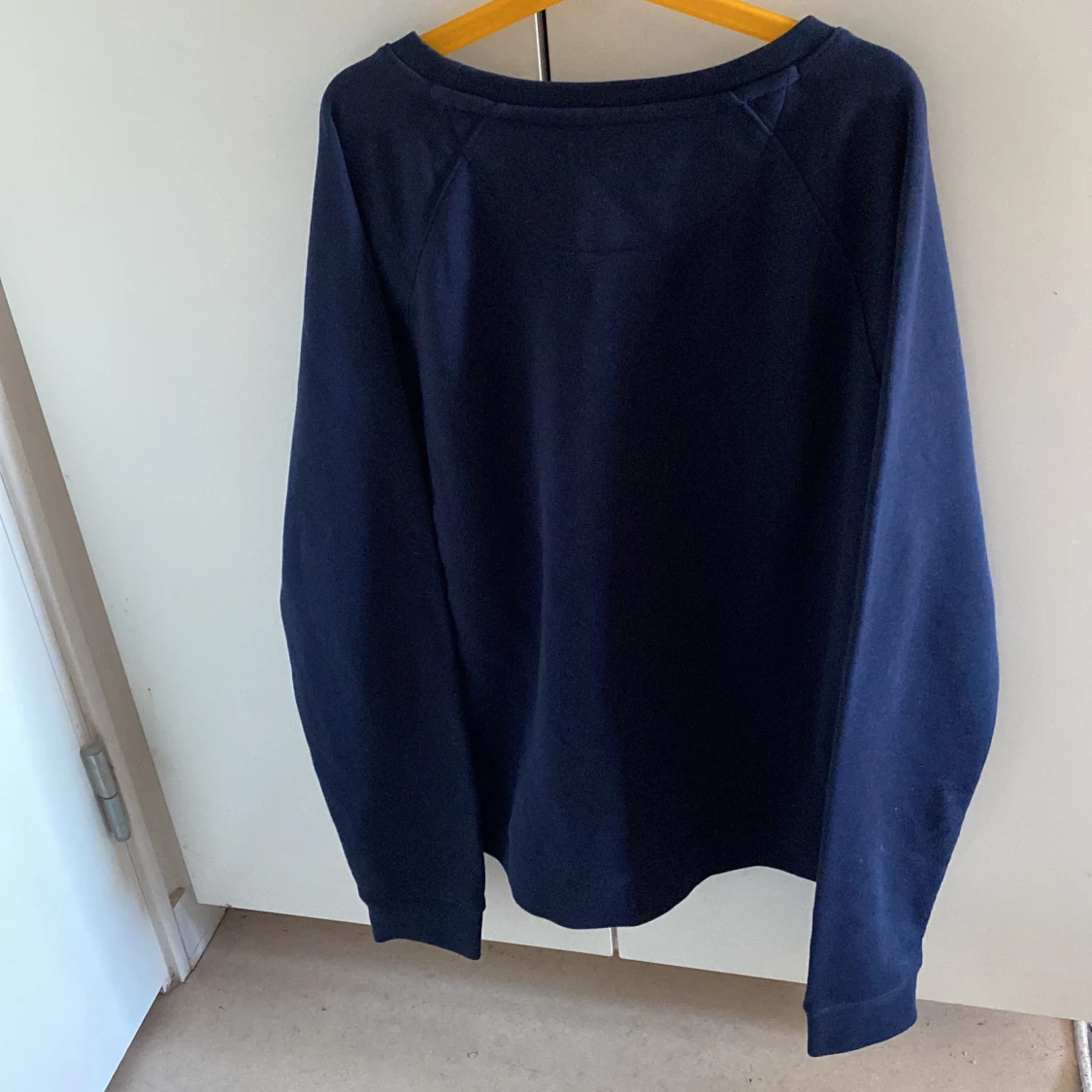 Marin Blå Gant tröja(L) 250kr - 90