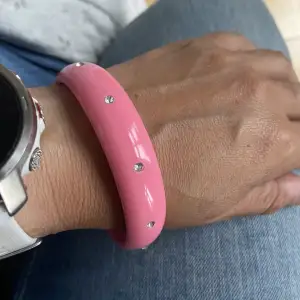 Fin rosa armband 