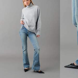 Blåa jeans från ginatricot i modellen ”low waist bootcut”. Andvända 1 gång men säljer då det är för stora och för långa (är 160 som referens). Så ny skick. Köpta för 500kr säljer för 400kr