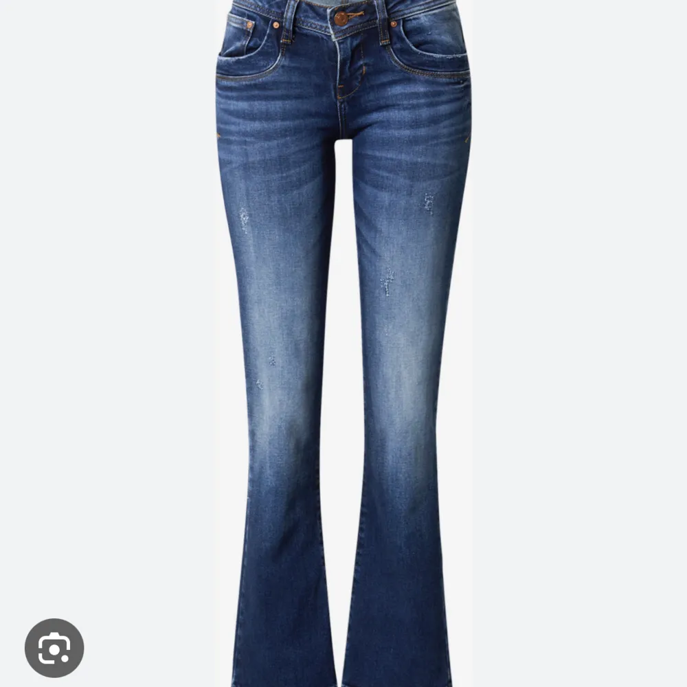 Säljer nu mina Ltb jeans i modellen valerie som tyvärr blivit för små! Använda typ 2 gånger så ser ut som nya😚. Jeans & Byxor.