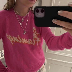 From future tröja - Superfin tröja i 100% cashmere💕finns ihop sytt hål, hör av er om ni vill ha fler bilder.