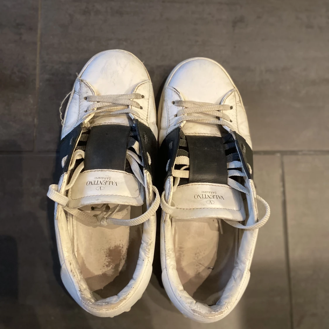 Valentino sneakers vit svart - 91