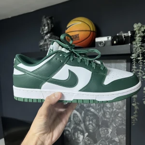 Gröna Dunks (varsity green) - Nästan helt oanvända  Stl 41,5