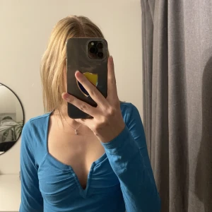 Blå topp  - Gullig topp från Urban Outfitters 