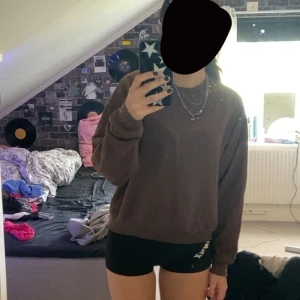 Sweatshirt  - Storlek Xs från bikbok