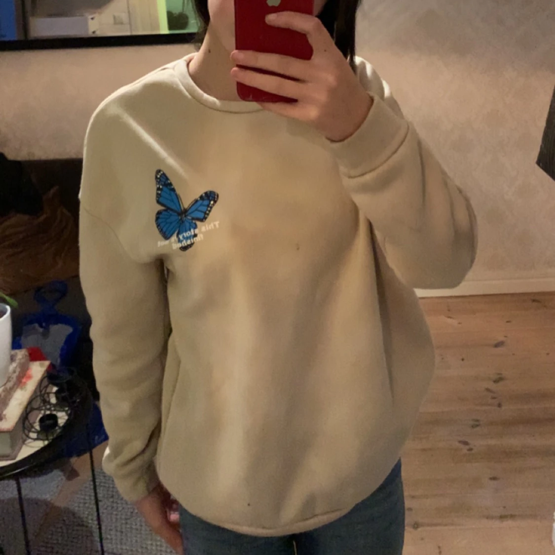 Tjocktröja med tryck på ryggen - 90