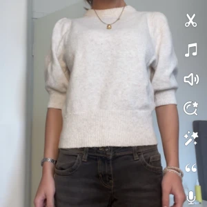 Hm tröja - Stickad tröja från hm med puffärmar!🩷 Storlek S Lite nopprig därav priset 