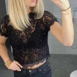 svart spetstopp - svart spetstopp från zara 💕💕