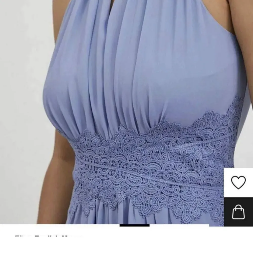 Säljer denna fina balklänning dä den inte används, använd en gång, säljer för 450kr pris kan diskuteras, köparen står för frakten ☺️. Klänningar.