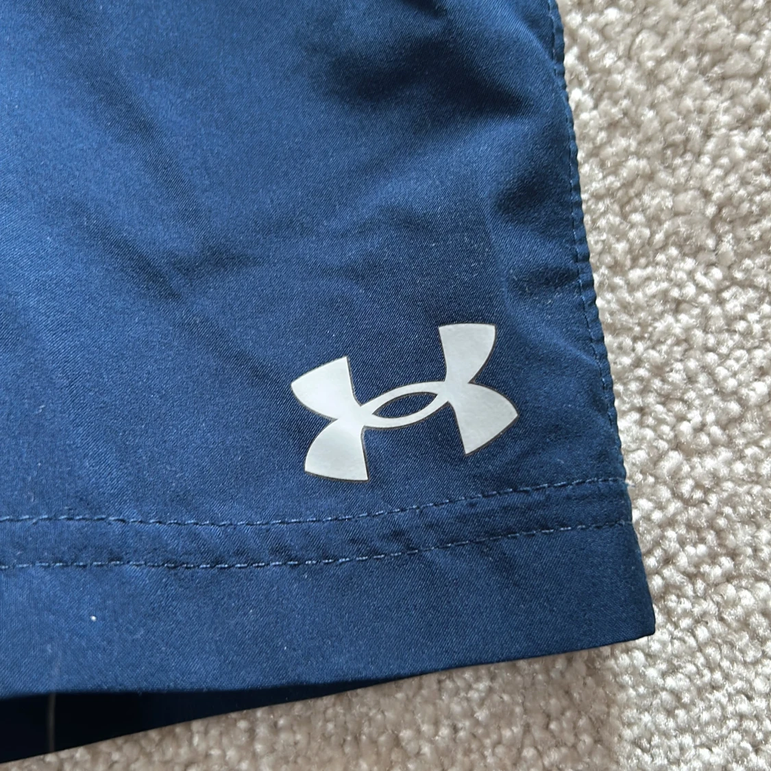 Mörkblå shorts från Under Armour - 2