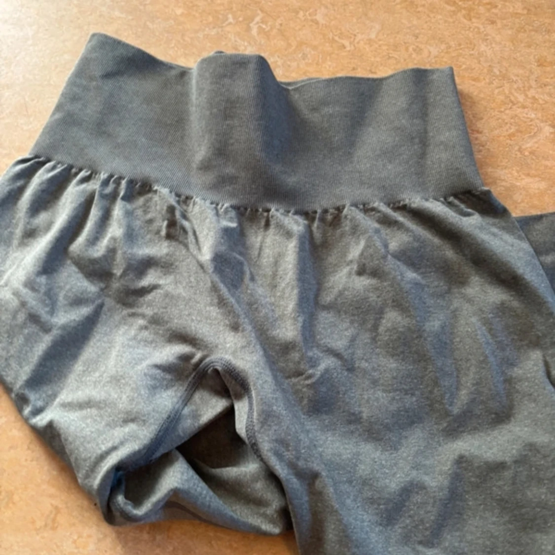 Khaki gröna träningstights  - 2