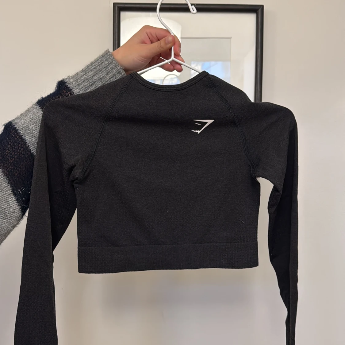 Svart croppad tröja från Gymshark