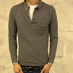 Massimo Dutti Piké - Långärmad piké från Massimo dutti! Hör av er vid frågor och funderingar!