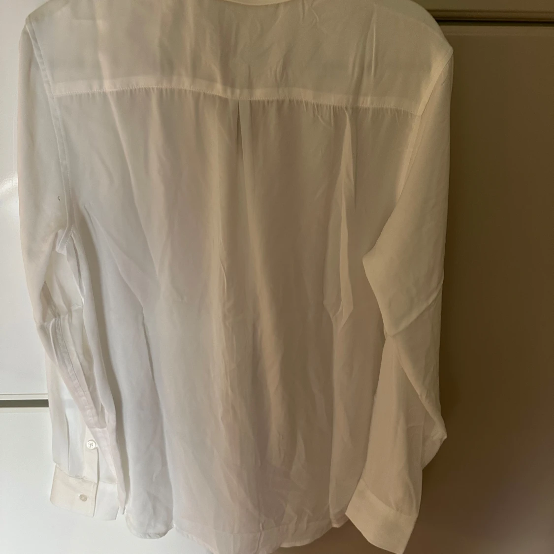 Vit långärmad skjorta - 1