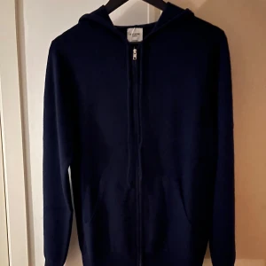 John Henric kashmir zip - mörkblå John Henric kashmir zip