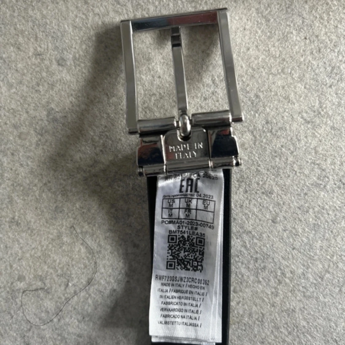 Svart bälte från Guess - 3