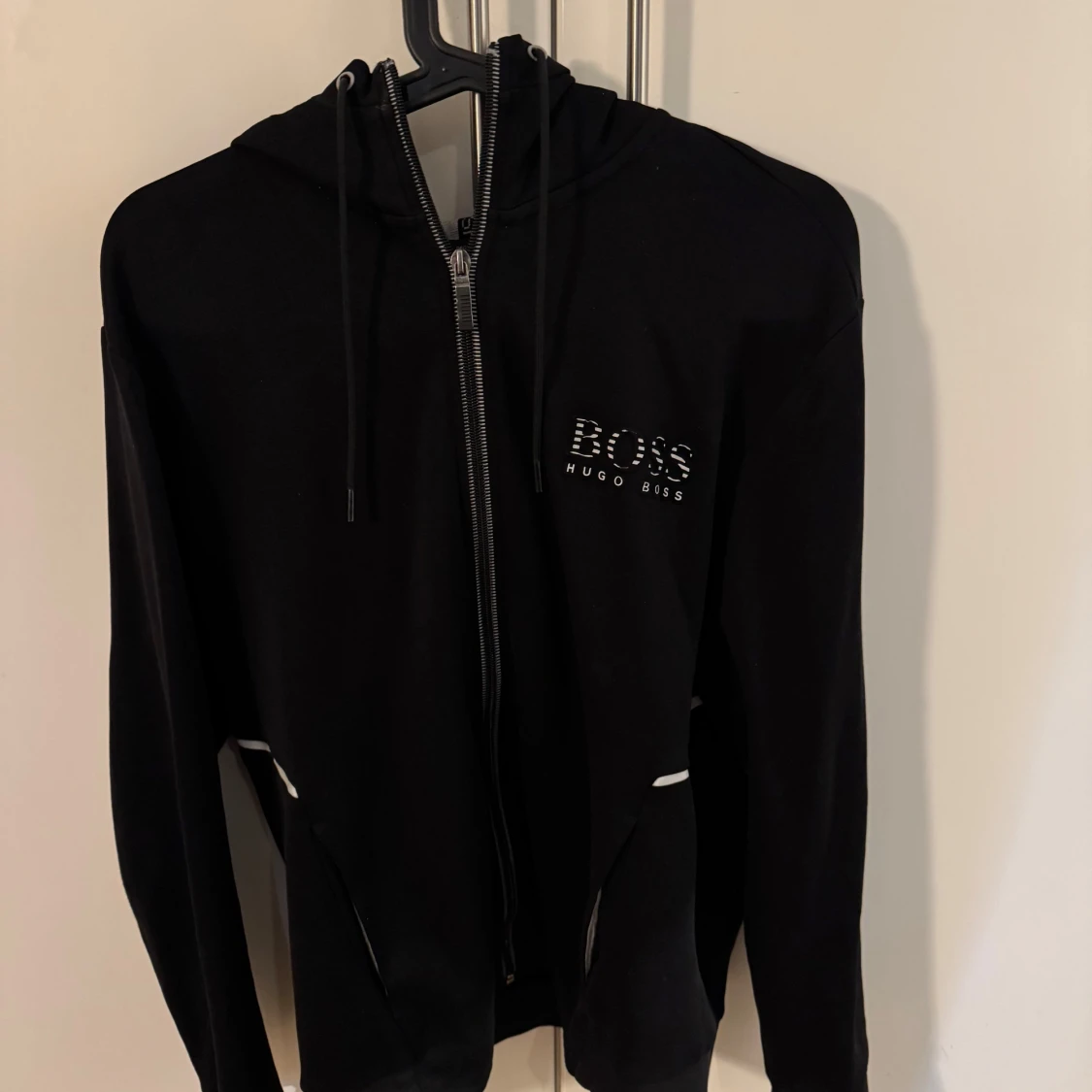  tröjor från Hugo Boss - 2