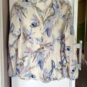 Blus  - I viscose från soyaconcept