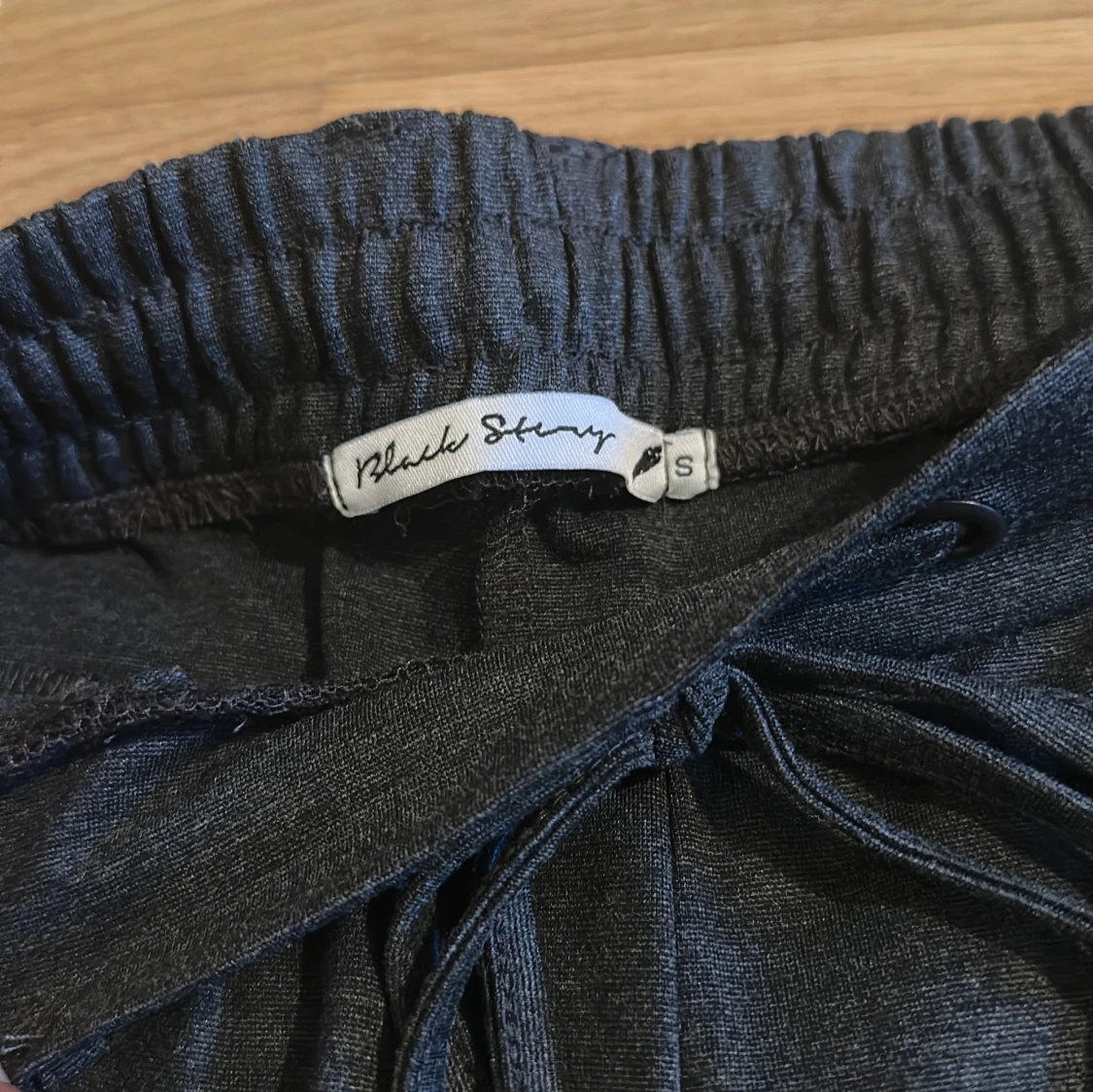 Mörkgrå mjukisbyxor Black Story S - 2