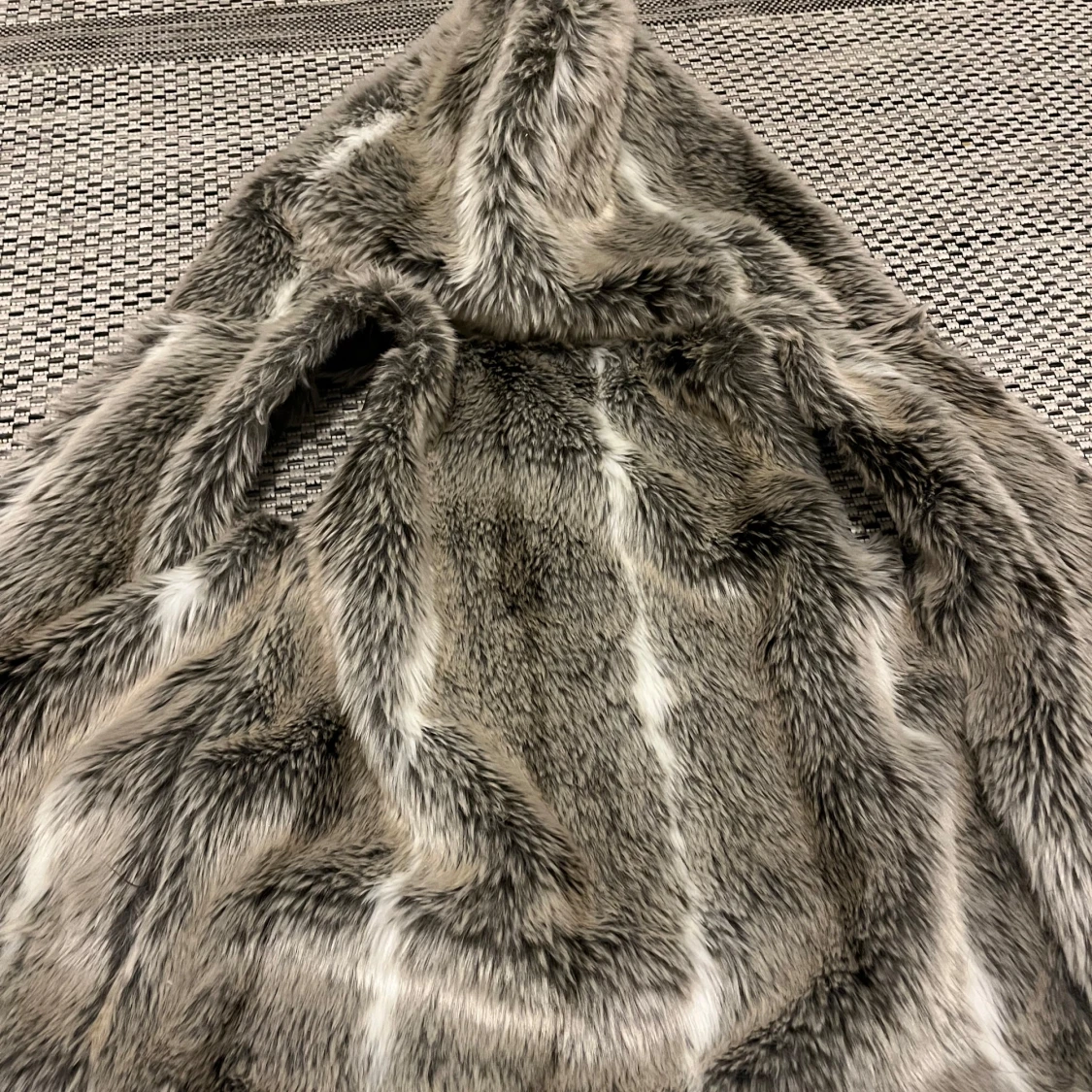 Grå pälsjacka från Atmosphere - 3