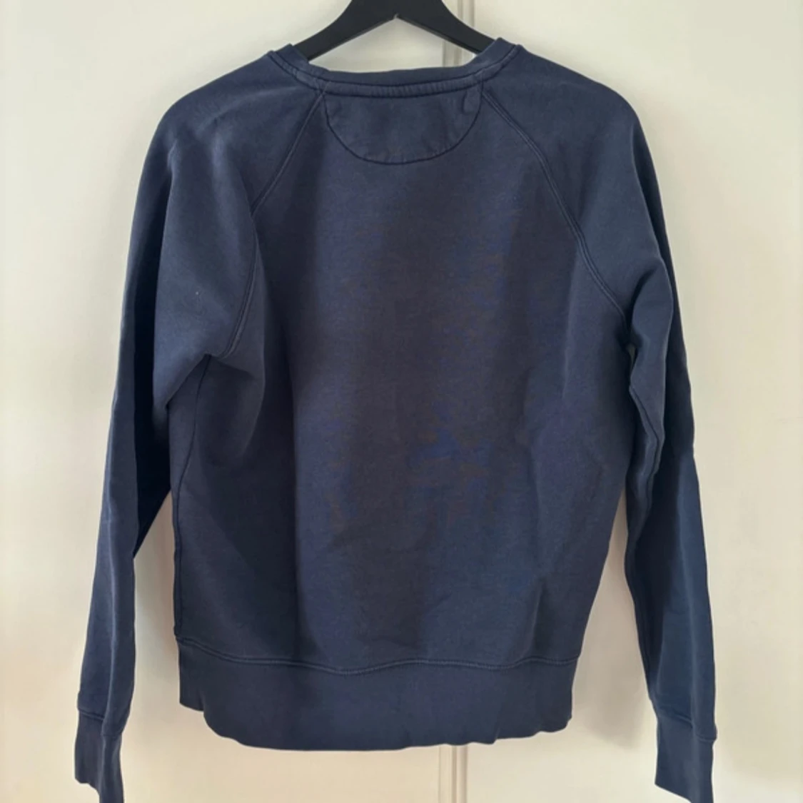 Blå sweatshirt från GANT med logga - 1