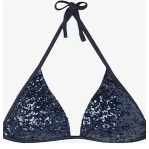 Calzedonia bikinitopp  - Vet inte storlek pågrund av att jag köpte den på plick men hon sa fel storlek. Kom gärna med frågor o prisförslag ❤️ skulle gissa på att det är runt 75C