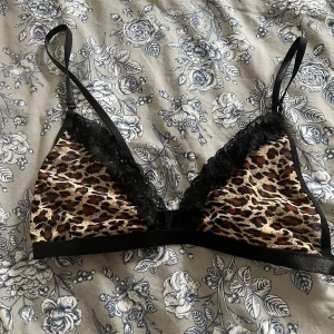 Leopardmönstrad bh - Storlek S (passar B/C kupa) 