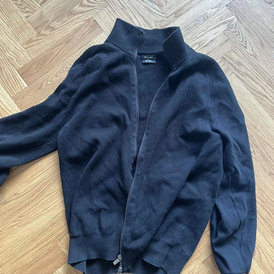 Svart  cardigan jacka med dragkedja, Massimo Dutti 