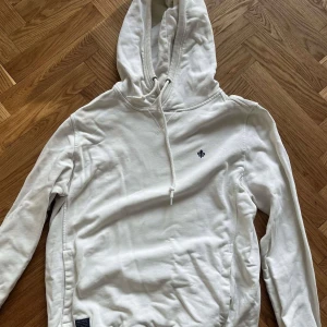 Vit hoodie från Morris - Vit hoodie från Morris. Bra skick!