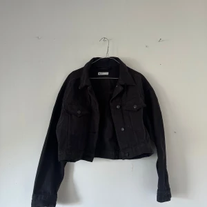 Jeansjacka  - Oversized Jeansjacka från Gina, knappt använd