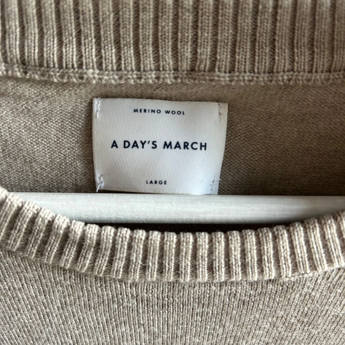 Beige merinoulltröja från A Day's March - 2