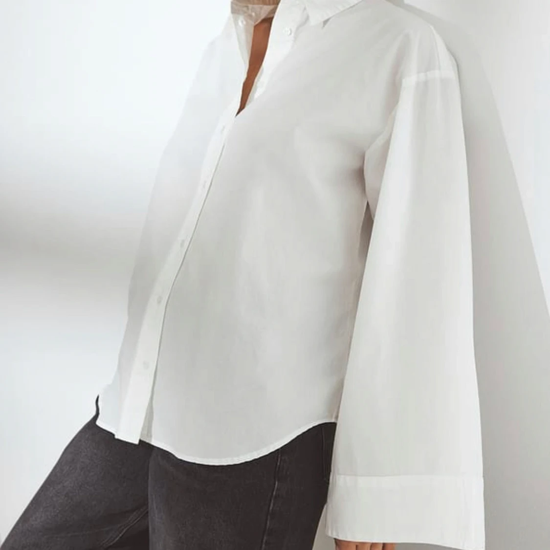 Vit oversized skjorta med knappar